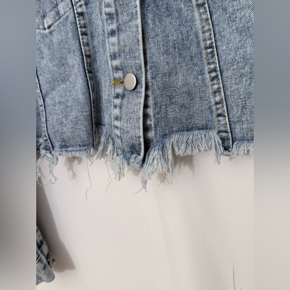 P.Cill Cropped Button Down Long Sleeve Denim Jacket Size Medium - Picture 4 of 12